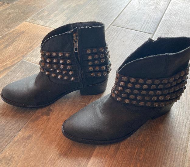 Steve Madden Black Leather Studded Western Boots